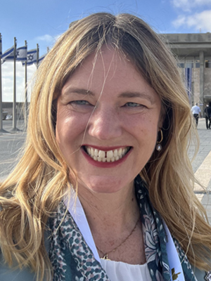 Julia Warkentin